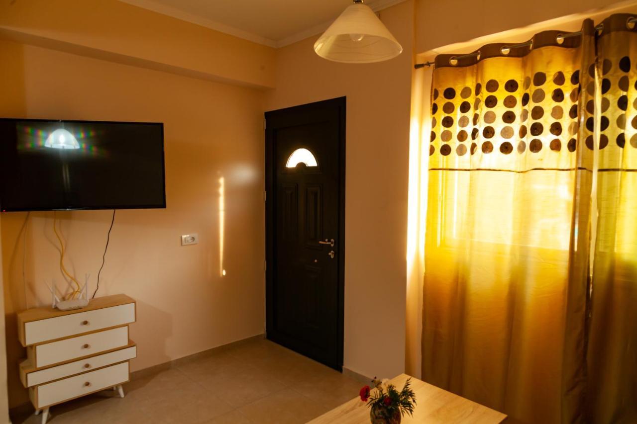 Tsoutsis Apartments Marandokhórion Rom bilde